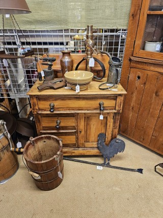 Really nice pieces and an ever changing inventory!!
