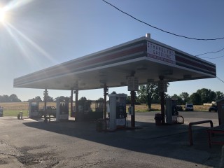 Dottie's Ethanol-Free Gas Station