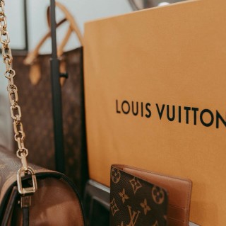 LV logo